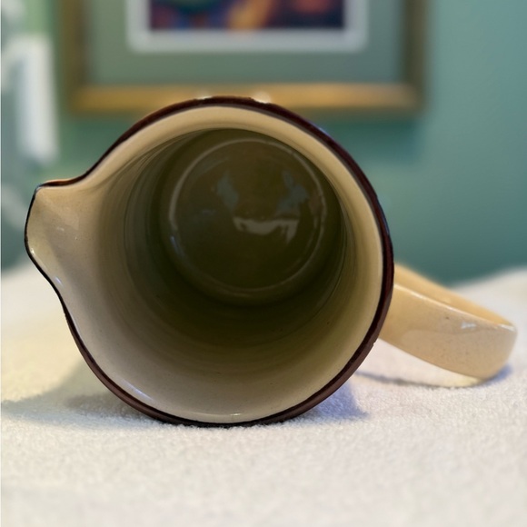 Giraffe Patterned Pitcher - Picture 7 of 7